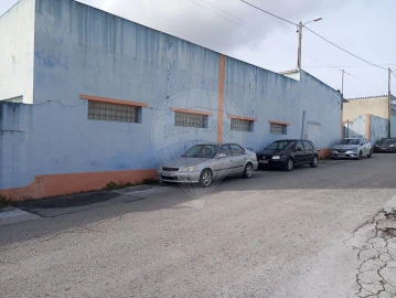 Armazém para Venda em Alcanena e Vila Moreira