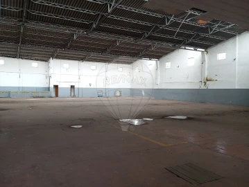 Armazém para Venda em Alcanena e Vila Moreira