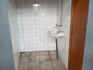 Armazém para Venda em Alcanena e Vila Moreira