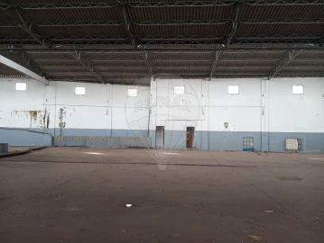 Armazém para Venda em Alcanena e Vila Moreira