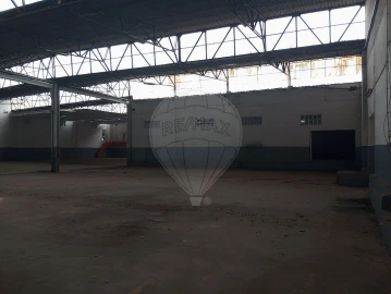 Armazém para Venda em Alcanena e Vila Moreira