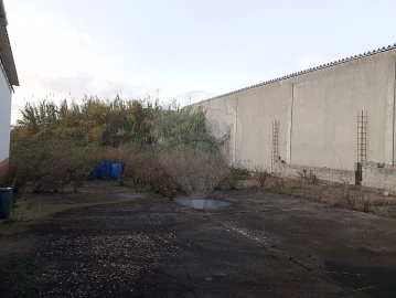 Armazém para Venda em Alcanena e Vila Moreira