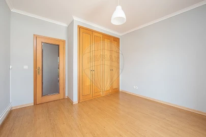 Apartamento T2 para Arrendamento em Azeitão (São Lourenço e São Simão)