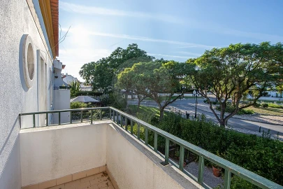 Apartamento T2 para Arrendamento em Azeitão (São Lourenço e São Simão)