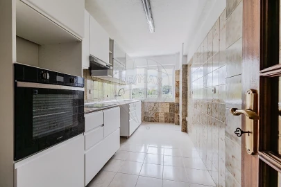 Apartamento T3 para Arrendamento em Póvoa de Santa Iria e Forte da Casa