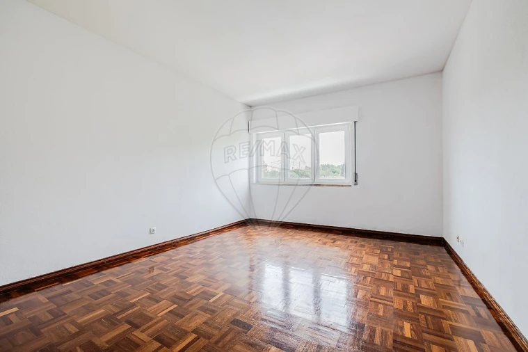 Apartamento T3 para Arrendamento em Póvoa de Santa Iria e Forte da Casa Foto 5