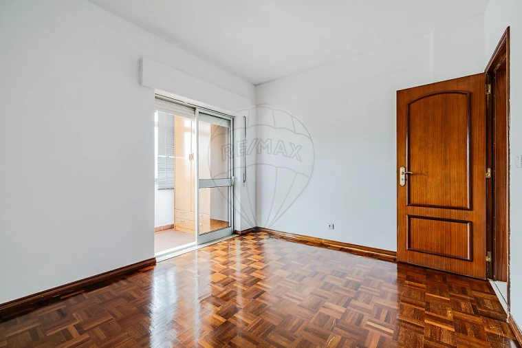 Apartamento T3 para Arrendamento em Póvoa de Santa Iria e Forte da Casa Foto 17