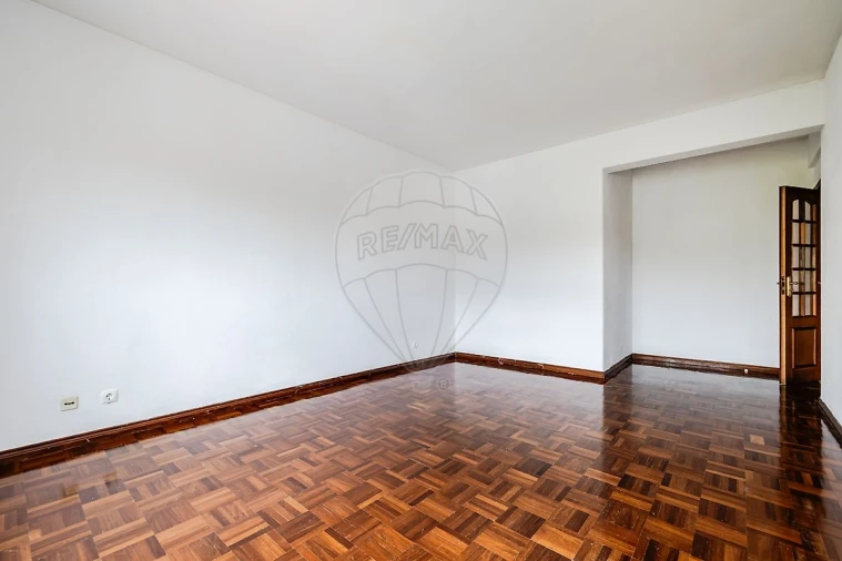 Apartamento T3 para Arrendamento em Póvoa de Santa Iria e Forte da Casa Foto 2