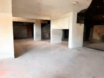 Loja para Venda em Almada, Cova da Piedade, Pragal e Cacilhas