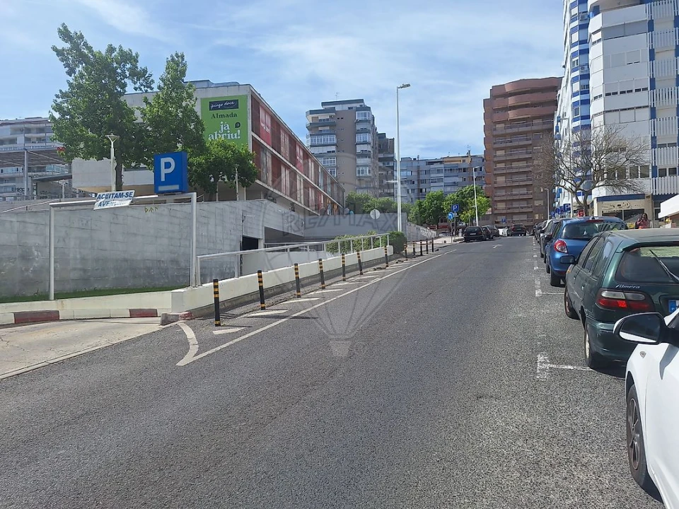 Loja para Venda em Almada, Cova da Piedade, Pragal e Cacilhas Foto 12