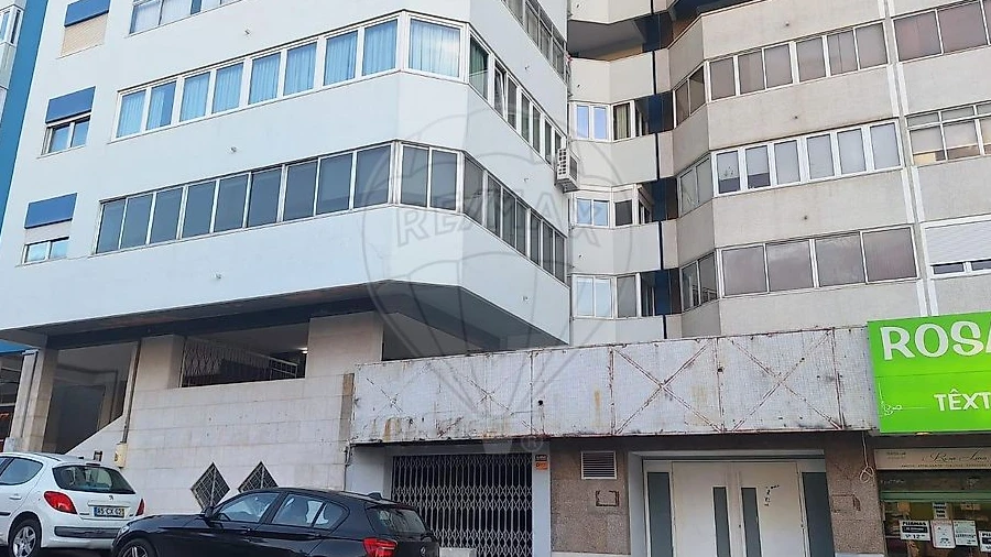 Loja para Venda em Almada, Cova da Piedade, Pragal e Cacilhas