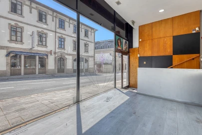 Loja para Arrendamento em Cedofeita, Santo Ildefonso, Sé, Miragaia, São Nicolau e Vitória