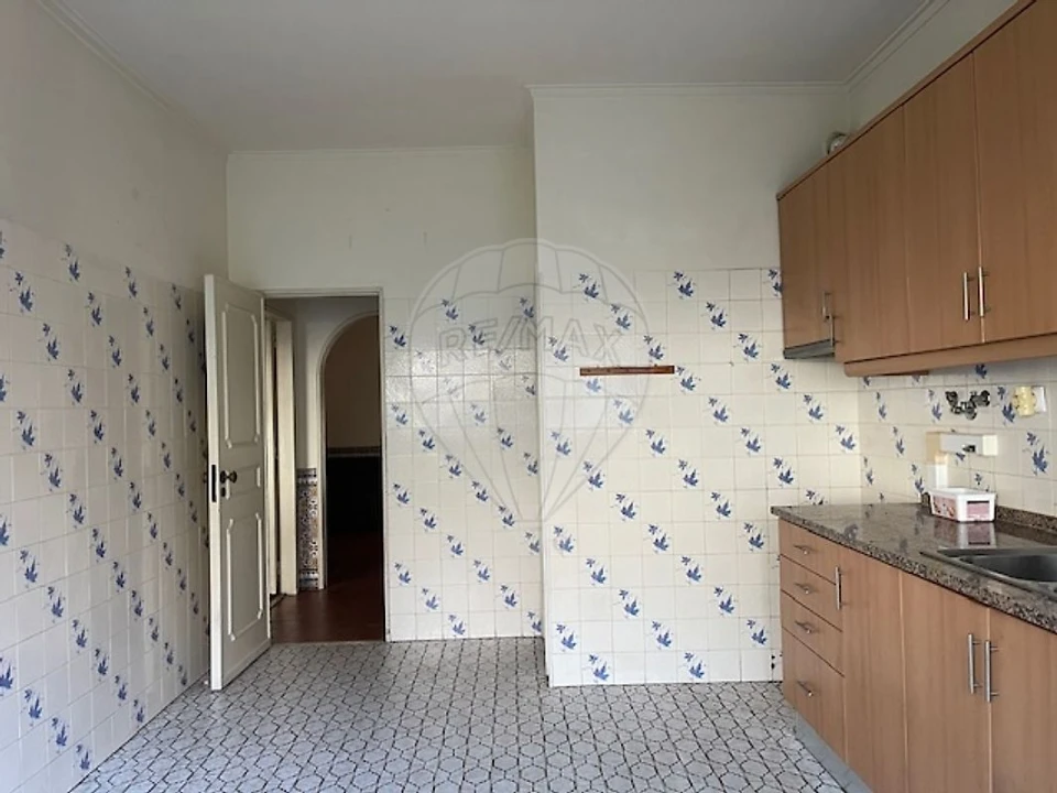 Apartamento T3 para Arrendamento em Póvoa de Santo Adrião e Olival Basto Foto 4