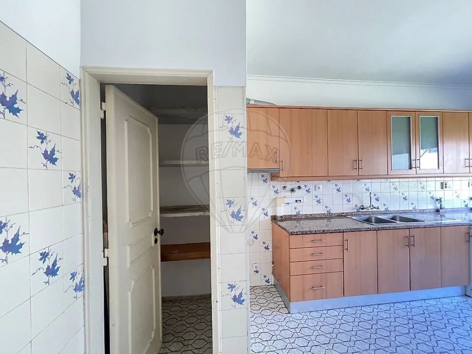 Apartamento T3 para Arrendamento em Póvoa de Santo Adrião e Olival Basto Foto 4