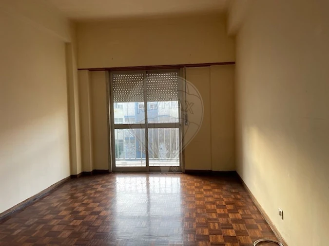 Apartamento T3 para Arrendamento em Póvoa de Santo Adrião e Olival Basto Foto 7