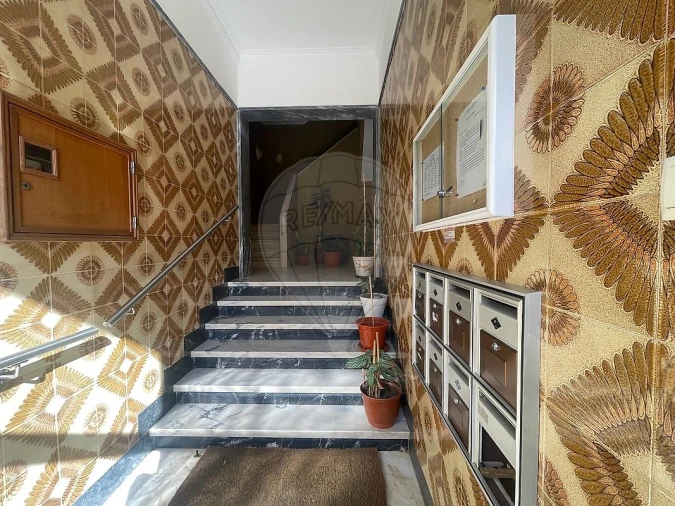 Apartamento T3 para Arrendamento em Póvoa de Santo Adrião e Olival Basto Foto 7
