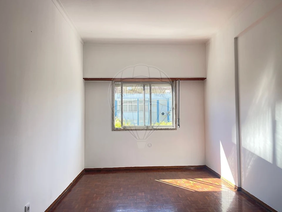 Apartamento T3 para Arrendamento em Póvoa de Santo Adrião e Olival Basto Foto 10