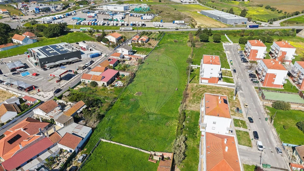 Terreno para Venda em Aveiras de Cima Foto 7
