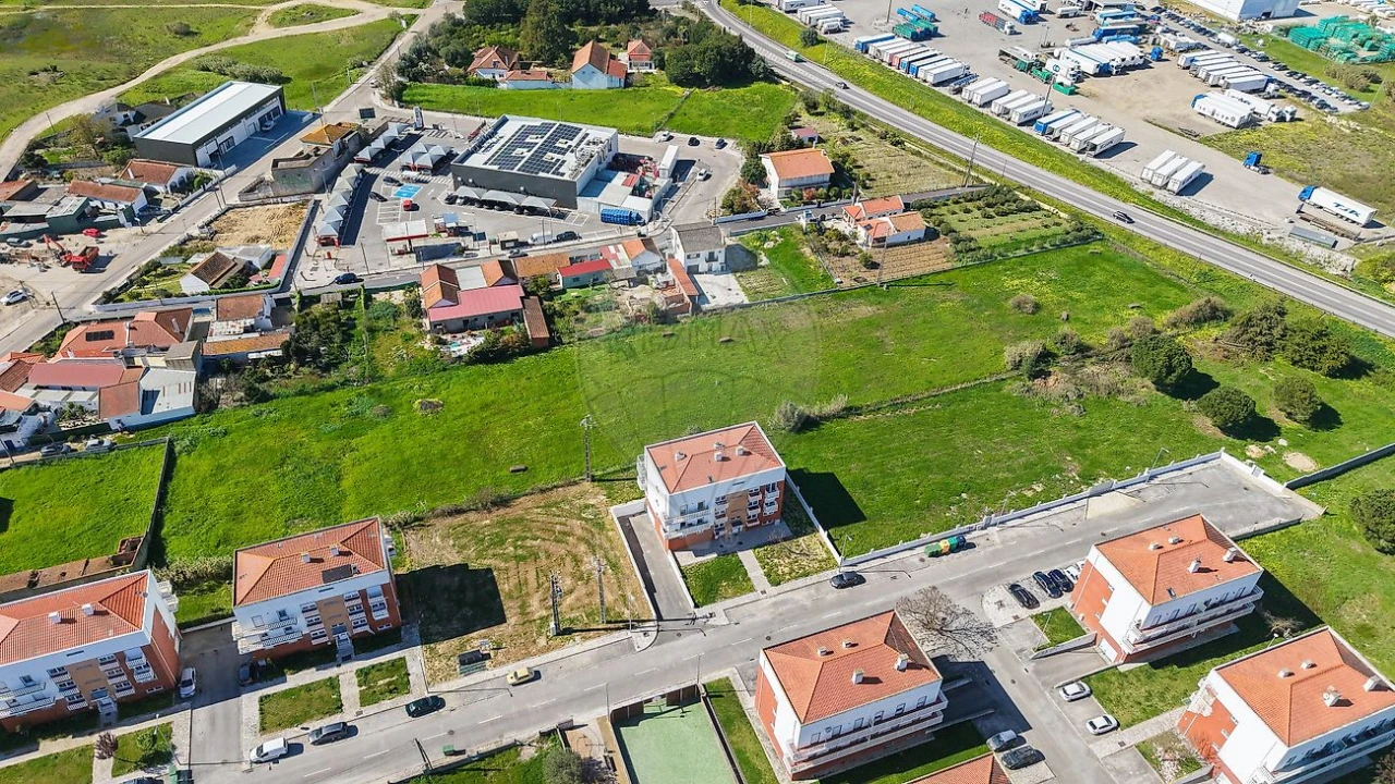 Terreno para Venda em Aveiras de Cima Foto 18