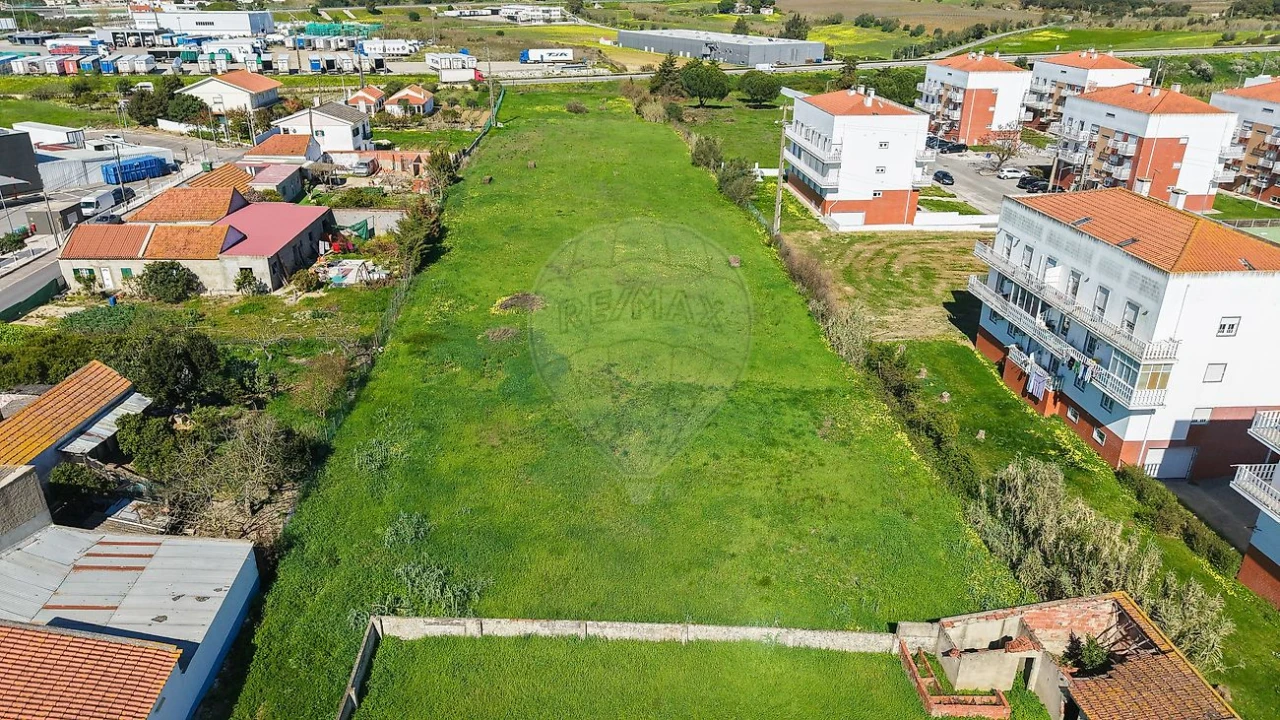 Terreno para Venda em Aveiras de Cima Foto 4