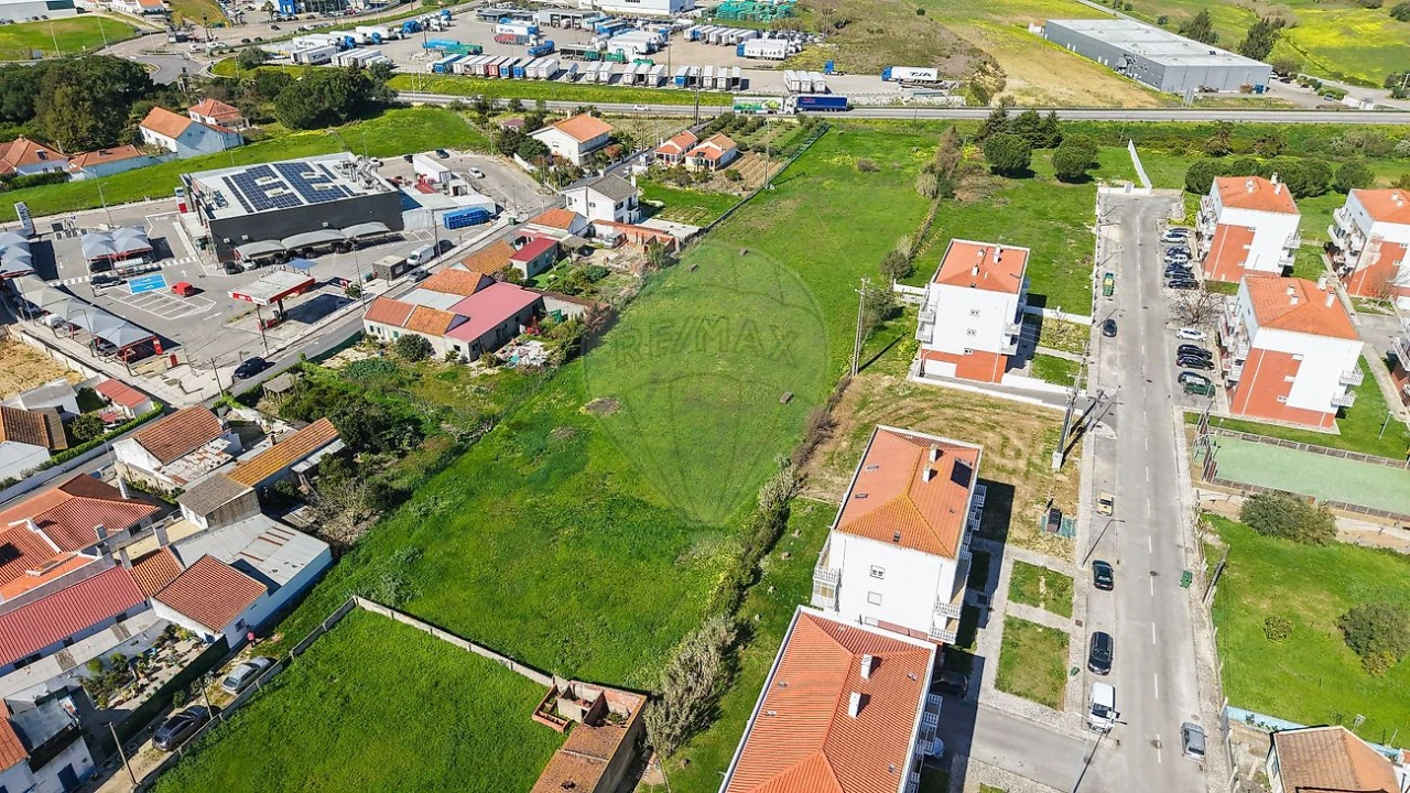 Terreno para Venda em Aveiras de Cima Foto 9