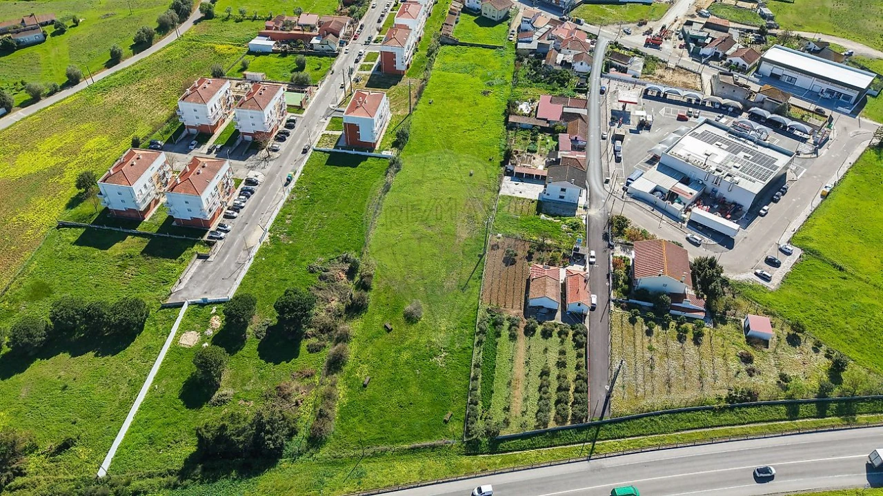 Terreno para Venda em Aveiras de Cima Foto 35