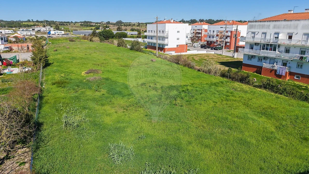 Terreno para Venda em Aveiras de Cima Foto 2