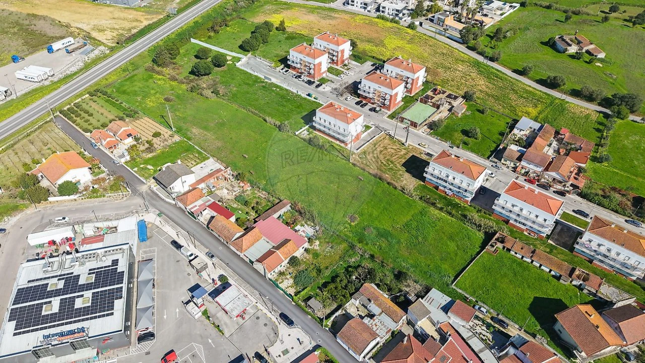 Terreno para Venda em Aveiras de Cima Foto 50