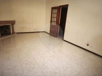 Apartamento T1 para Venda em Rio de Mouro