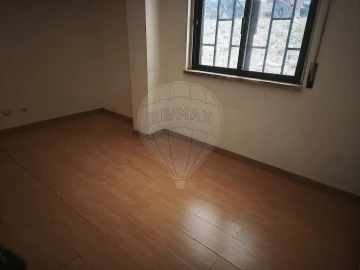 Apartamento T1 para Venda em Rio de Mouro
