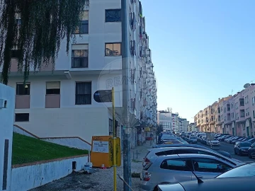 Apartamento T1 para Venda em Rio de Mouro