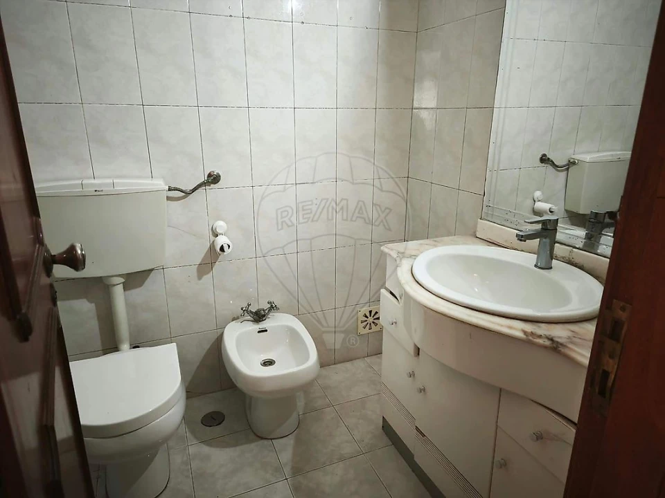 Apartamento T1 para Venda em Rio de Mouro Foto 12