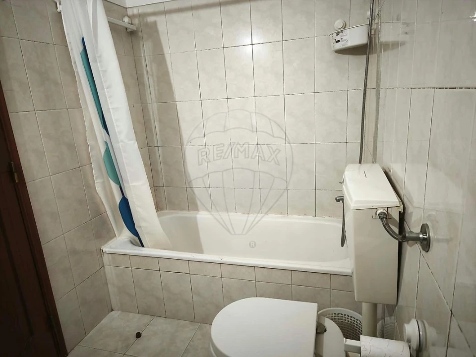 Apartamento T1 para Venda em Rio de Mouro Foto 11