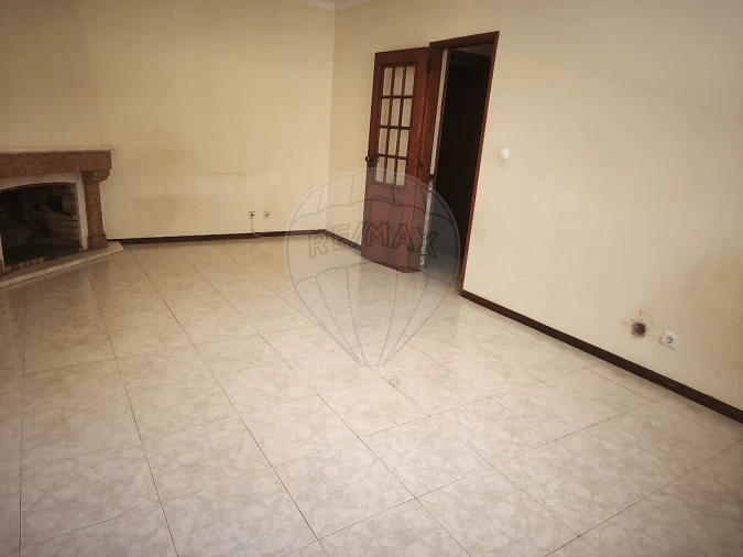 Apartamento T1 para Venda em Rio de Mouro Foto 7