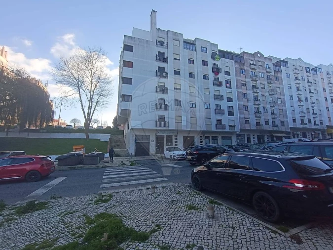 Apartamento T1 para Venda em Rio de Mouro Foto 10