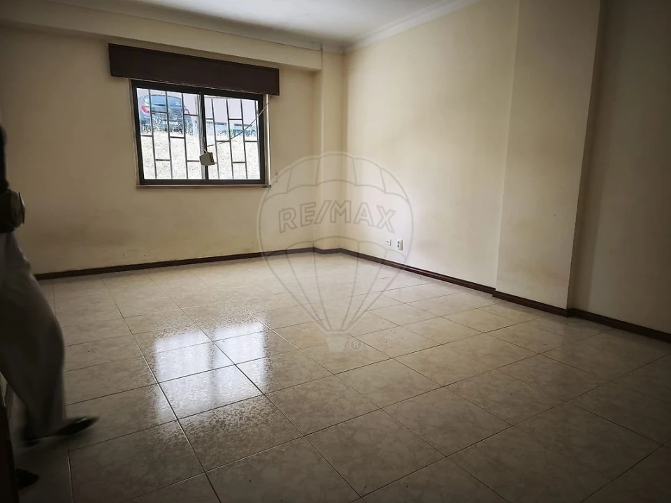 Apartamento T1 para Venda em Rio de Mouro Foto 8