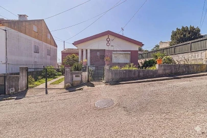 Moradia T3 para Venda em Rio de Mouro