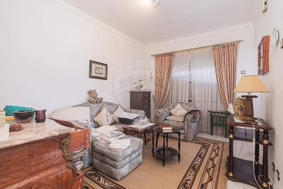 Moradia T3 para Venda em Rio de Mouro