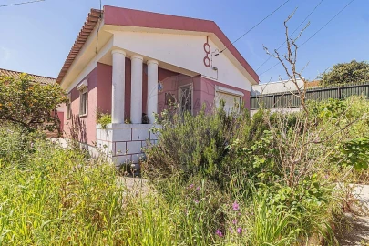 Moradia T3 para Venda em Rio de Mouro