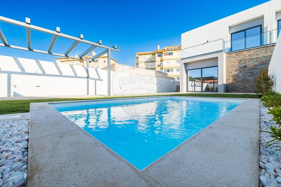 Moradia T4 para Venda em Carcavelos e Parede Foto 37