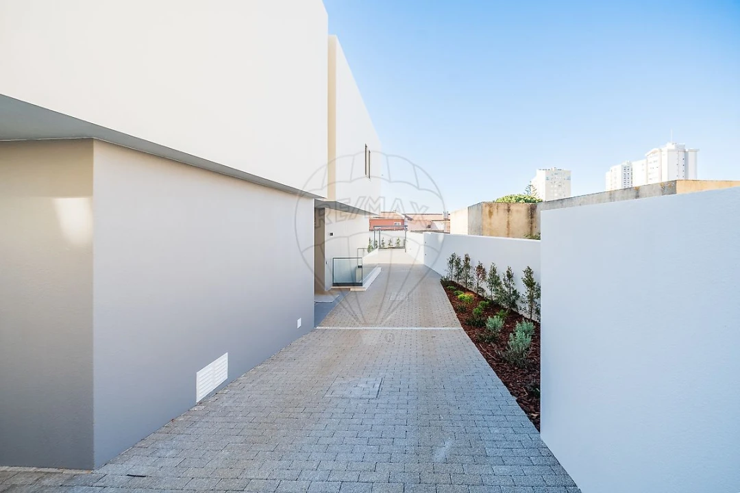 Moradia T4 para Venda em Carcavelos e Parede Foto 39