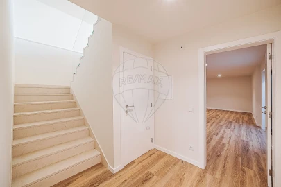 Moradia T4 para Venda em Carcavelos e Parede