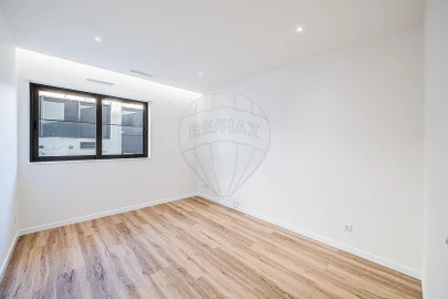 Moradia T4 para Venda em Carcavelos e Parede