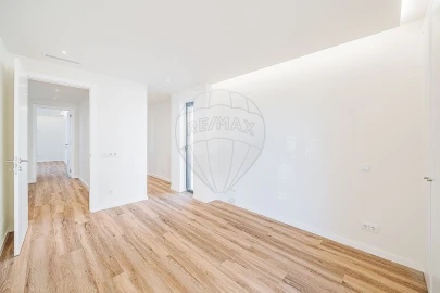 Moradia T4 para Venda em Carcavelos e Parede
