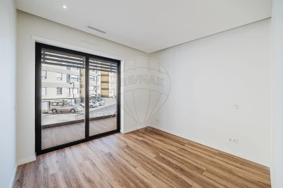 Moradia T4 para Venda em Carcavelos e Parede