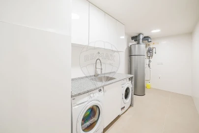 Moradia T4 para Venda em Carcavelos e Parede