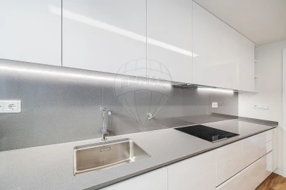 Moradia T4 para Venda em Carcavelos e Parede