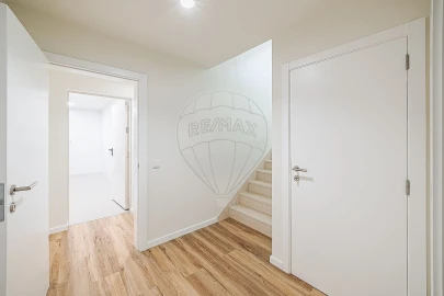 Moradia T4 para Venda em Carcavelos e Parede