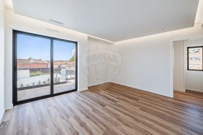 Moradia T4 para Venda em Carcavelos e Parede