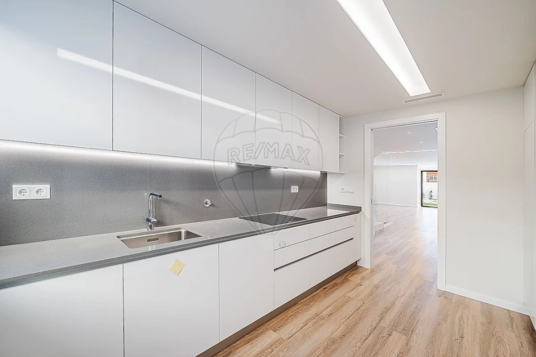 Moradia T4 para Venda em Carcavelos e Parede Foto 4